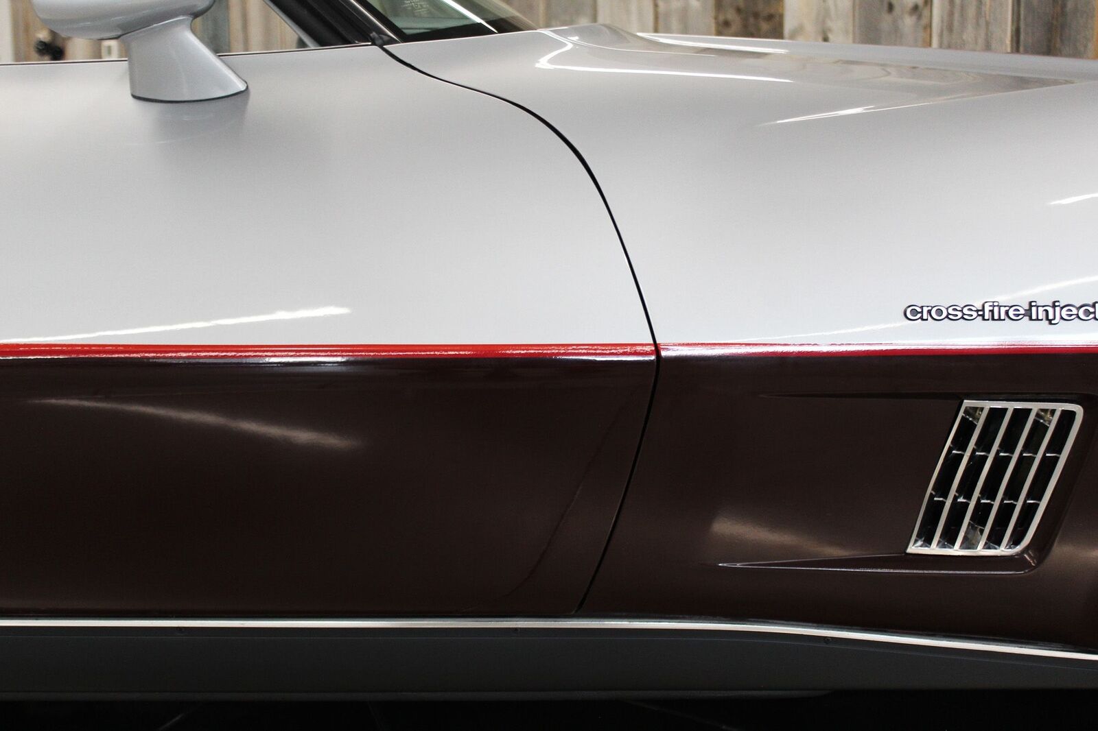 Chevrolet-Corvette-1982-Beautiful-Color-Combo-10