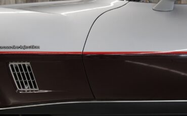 Chevrolet-Corvette-1982-Beautiful-Color-Combo-12