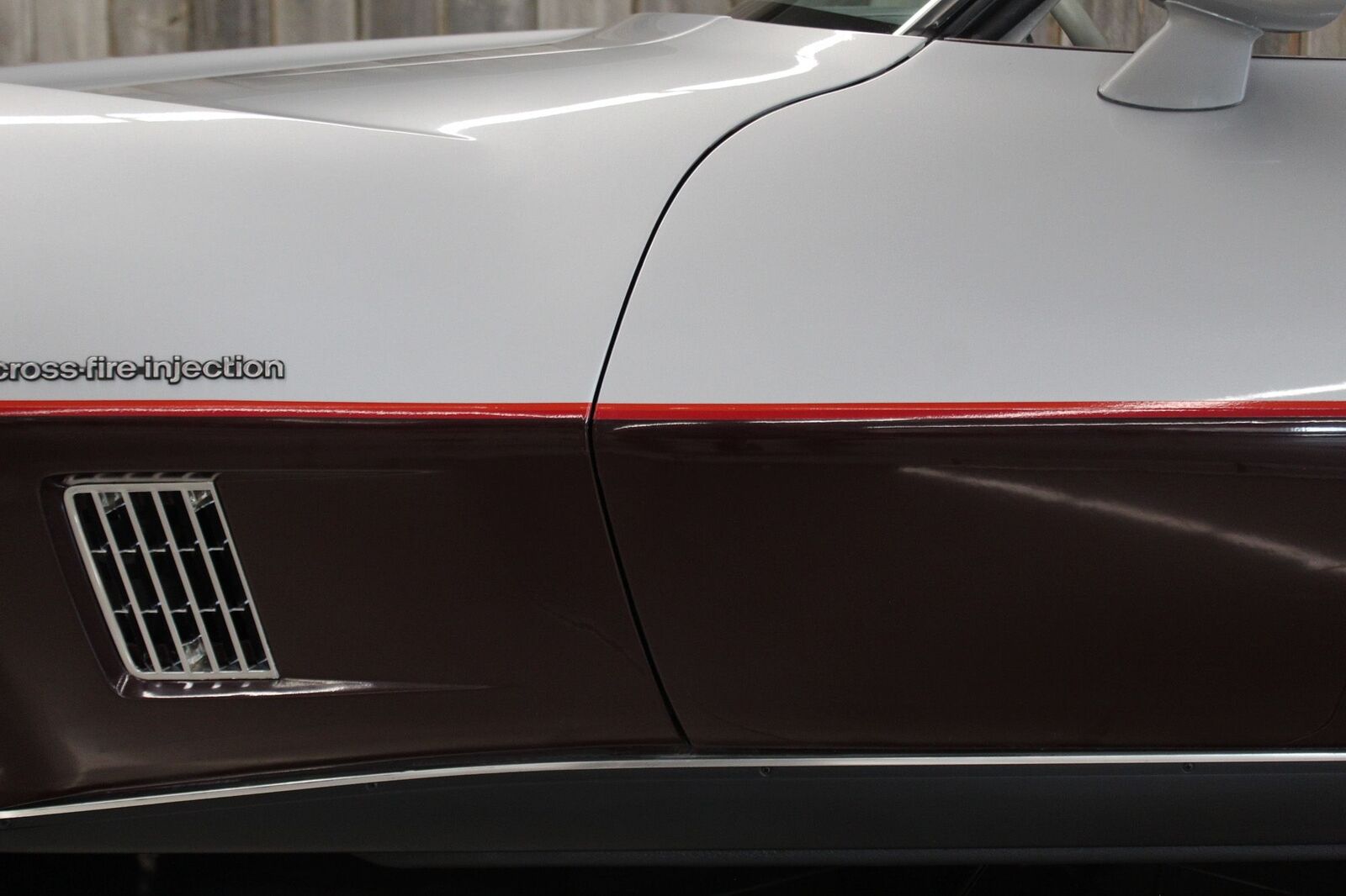 Chevrolet-Corvette-1982-Beautiful-Color-Combo-12
