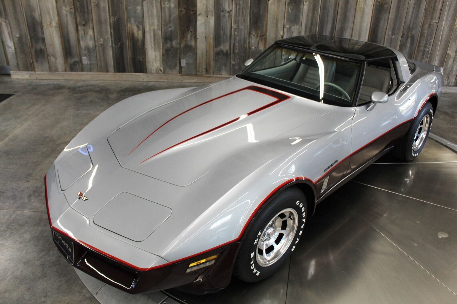 Chevrolet-Corvette-1982-Beautiful-Color-Combo-15