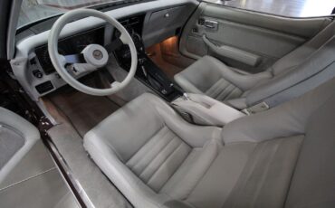 Chevrolet-Corvette-1982-Beautiful-Color-Combo-18