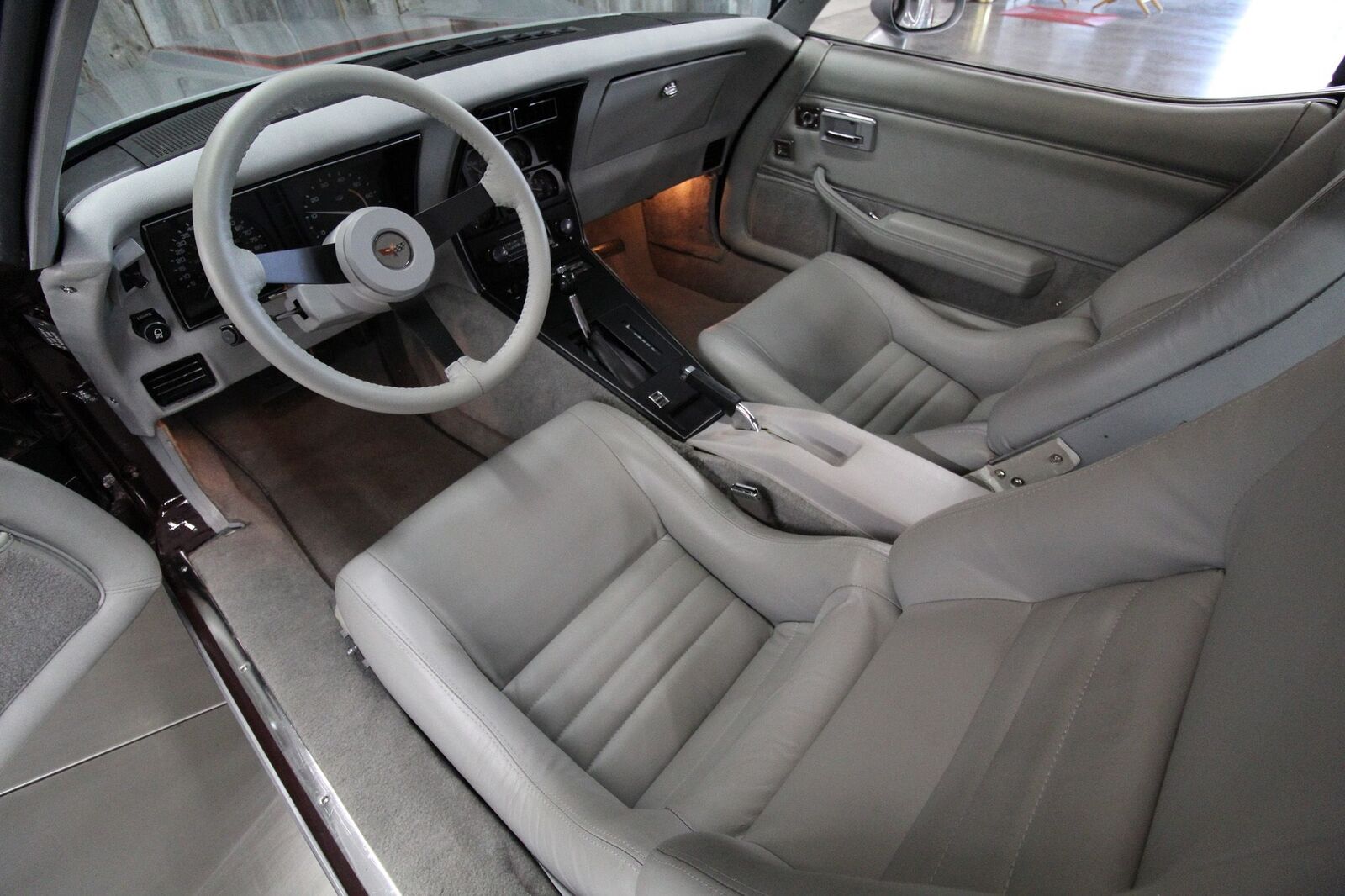 Chevrolet-Corvette-1982-Beautiful-Color-Combo-18