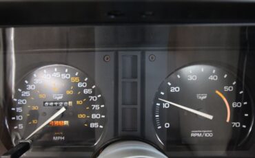 Chevrolet-Corvette-1982-Beautiful-Color-Combo-24