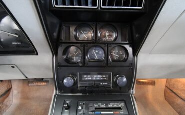 Chevrolet-Corvette-1982-Beautiful-Color-Combo-26