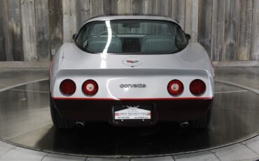 Chevrolet-Corvette-1982-Beautiful-Color-Combo-7