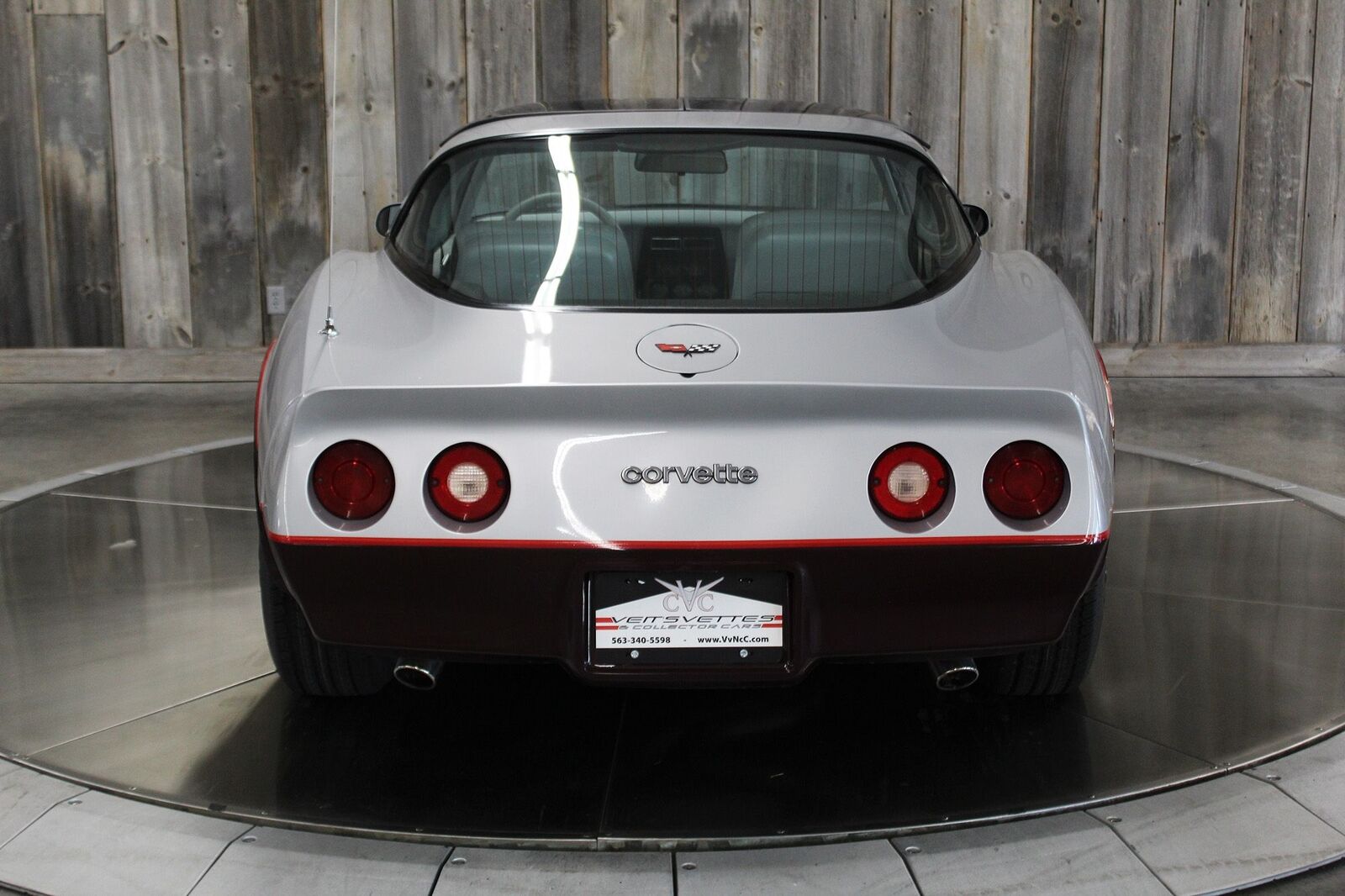 Chevrolet-Corvette-1982-Beautiful-Color-Combo-7