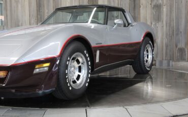 Chevrolet-Corvette-1982-Beautiful-Color-Combo-9