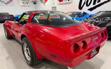 Chevrolet-Corvette-1982-Coupe-2