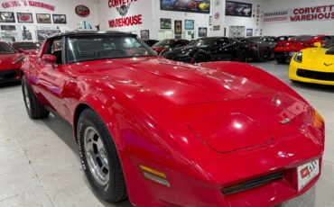 Chevrolet-Corvette-1982-Coupe-3