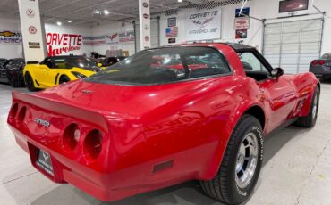 Chevrolet-Corvette-1982-Coupe-5