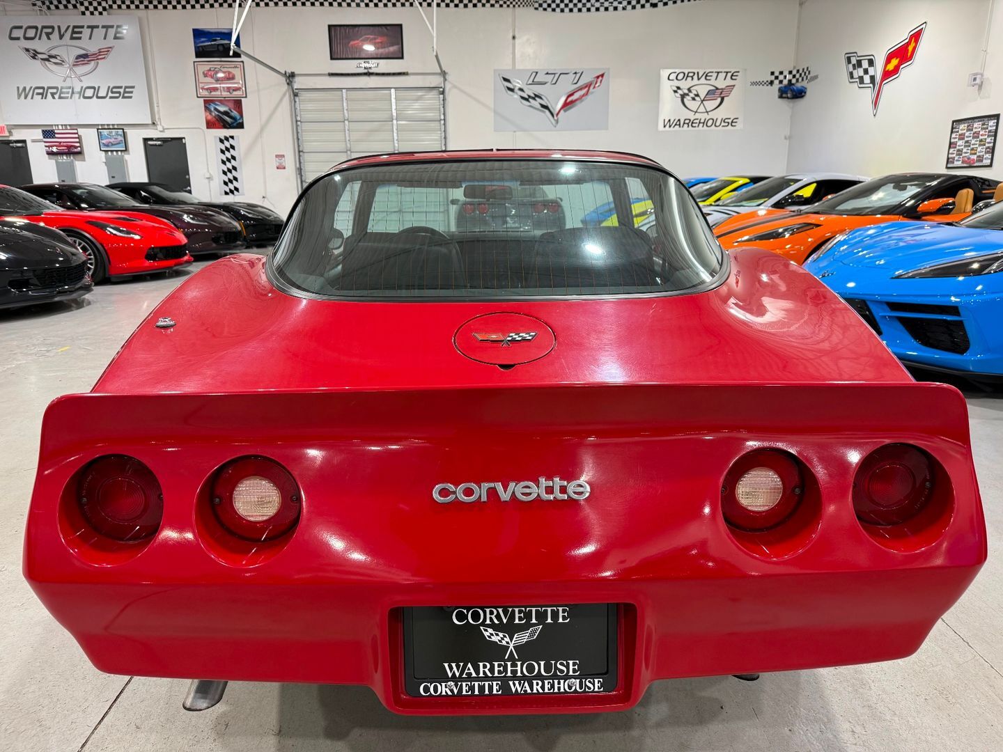 Chevrolet-Corvette-1982-Coupe-7