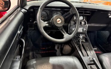 Chevrolet-Corvette-1982-Coupe-8