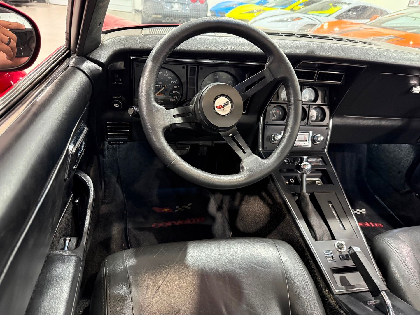 Chevrolet-Corvette-1982-Coupe-8