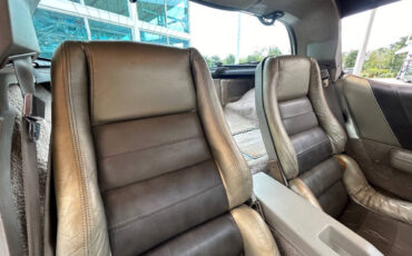 Chevrolet-Corvette-1982-Hatchback-17