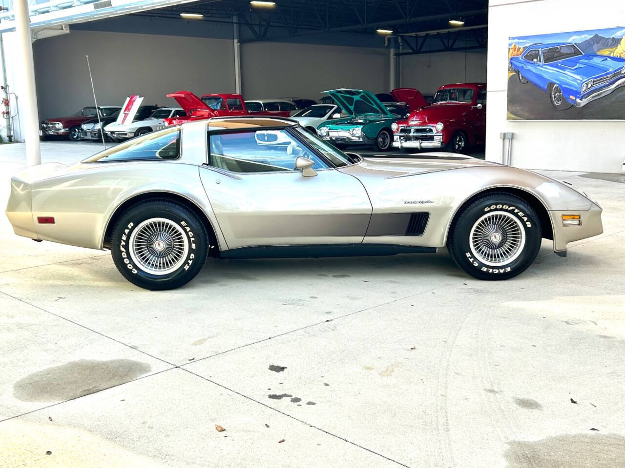 Chevrolet-Corvette-1982-Hatchback-4