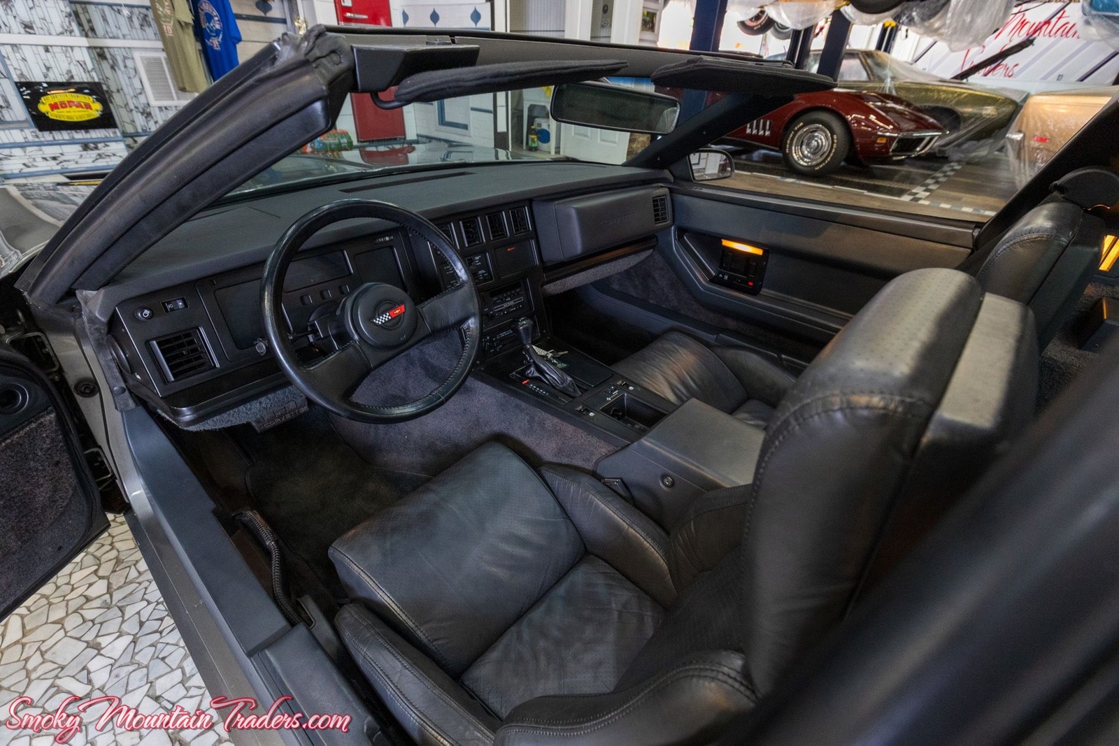 Chevrolet-Corvette-1984-1