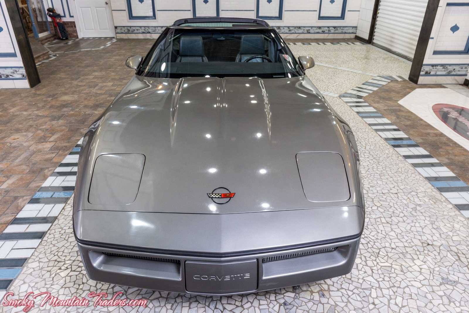 Chevrolet-Corvette-1984-12