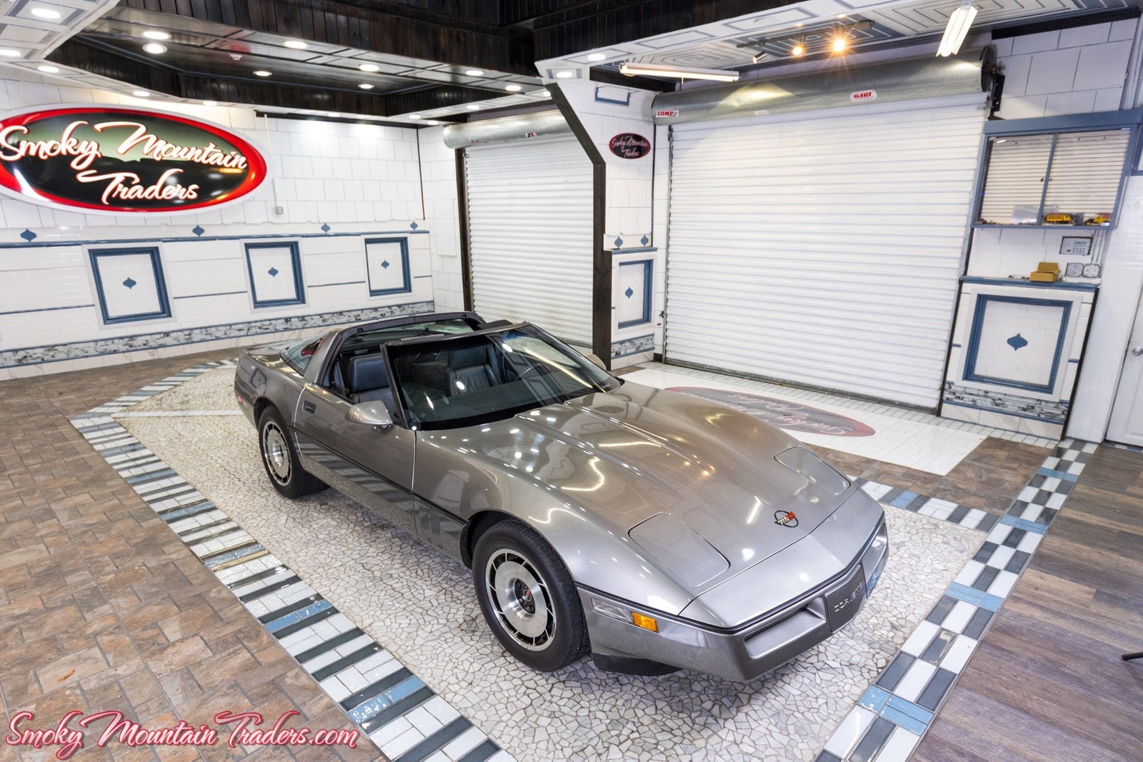 Chevrolet-Corvette-1984-15