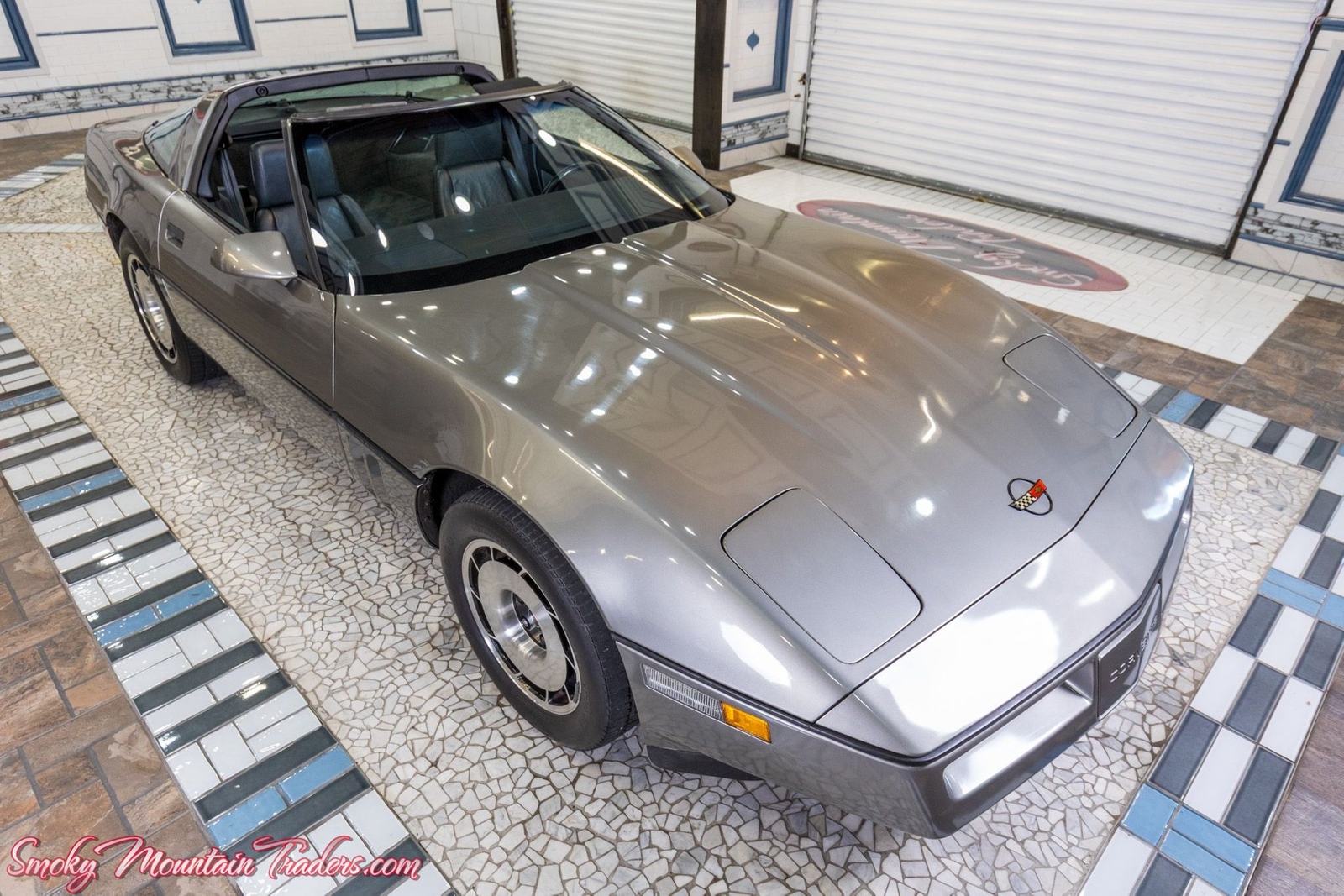 Chevrolet-Corvette-1984-17