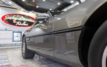 Chevrolet-Corvette-1984-20