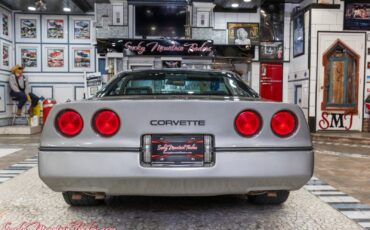 Chevrolet-Corvette-1984-31