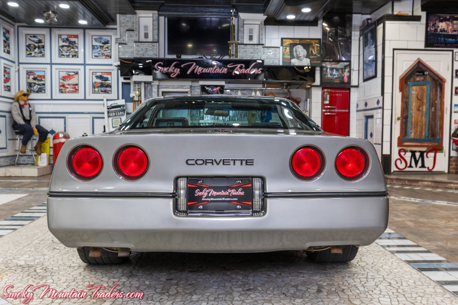Chevrolet-Corvette-1984-31