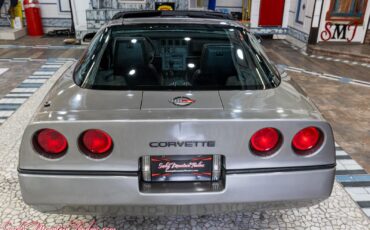 Chevrolet-Corvette-1984-32