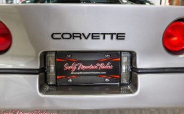 Chevrolet-Corvette-1984-33