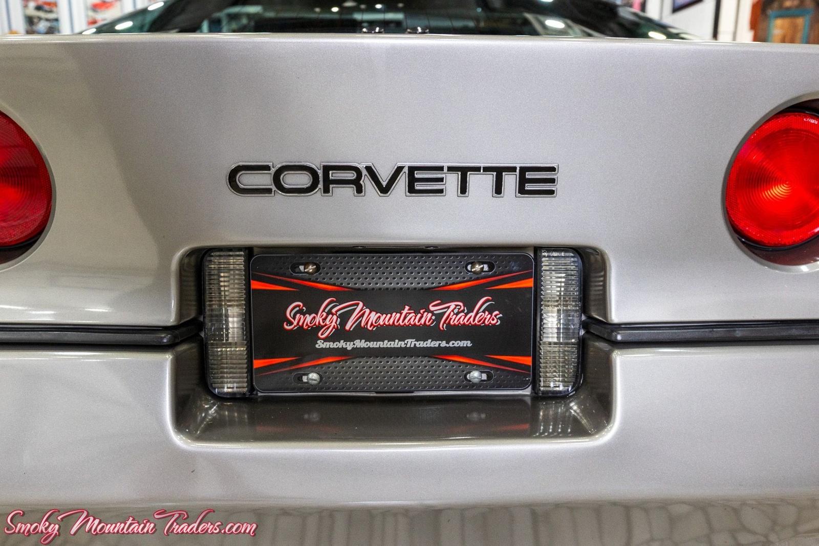 Chevrolet-Corvette-1984-33