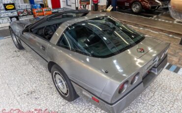 Chevrolet-Corvette-1984-38