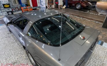 Chevrolet-Corvette-1984-39