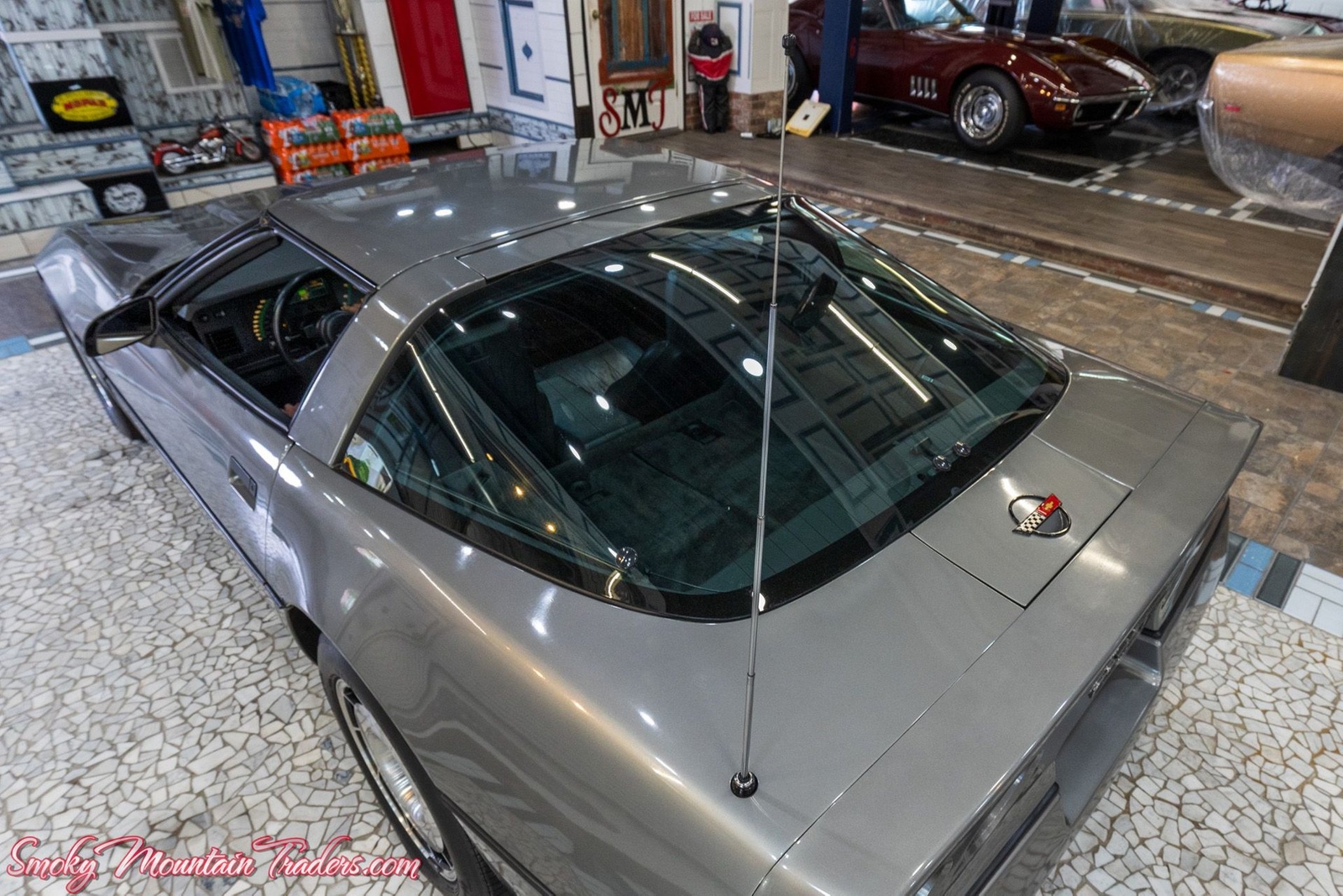 Chevrolet-Corvette-1984-39