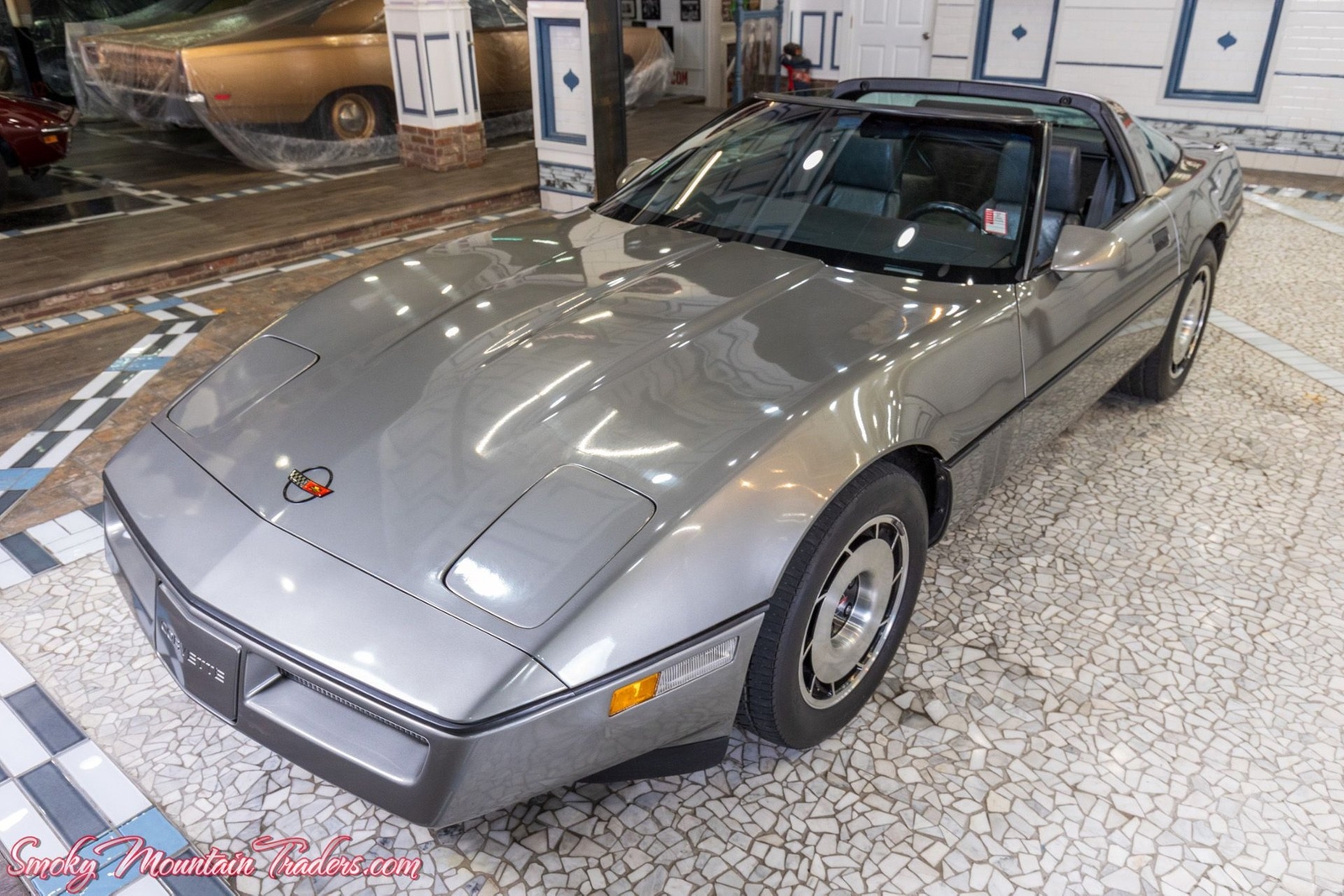 Chevrolet-Corvette-1984-5