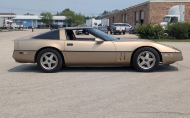 Chevrolet-Corvette-1984-Coupe-12