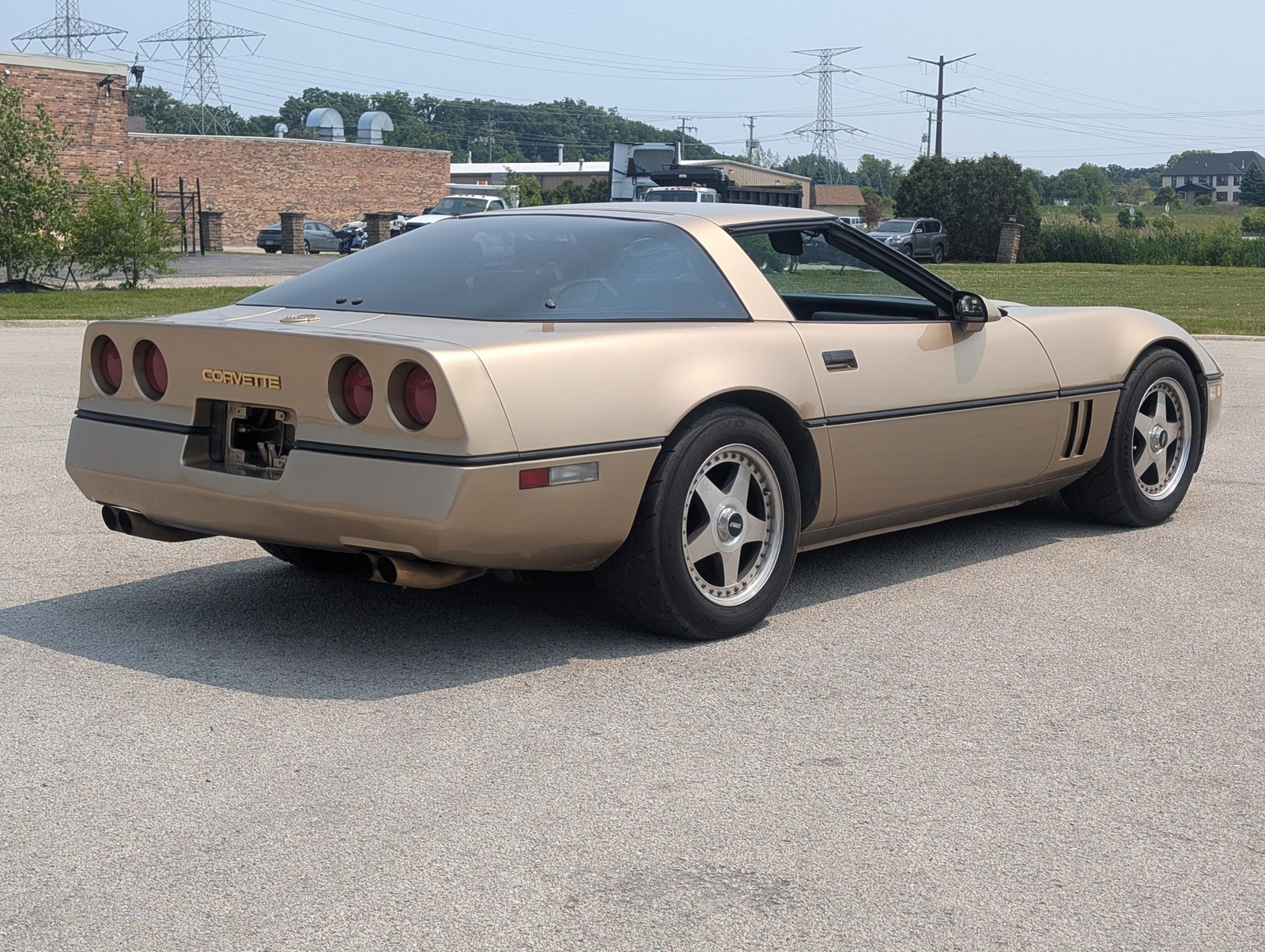 Chevrolet-Corvette-1984-Coupe-2