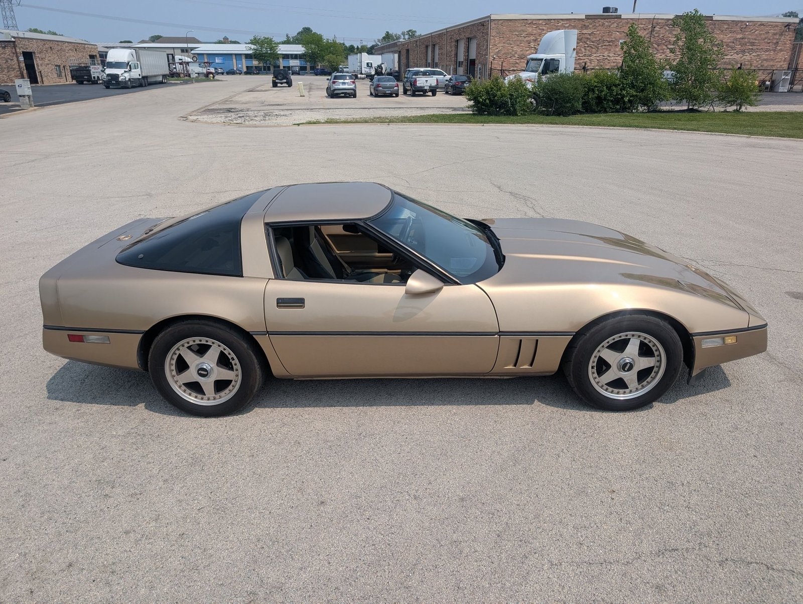 Chevrolet-Corvette-1984-Coupe-22