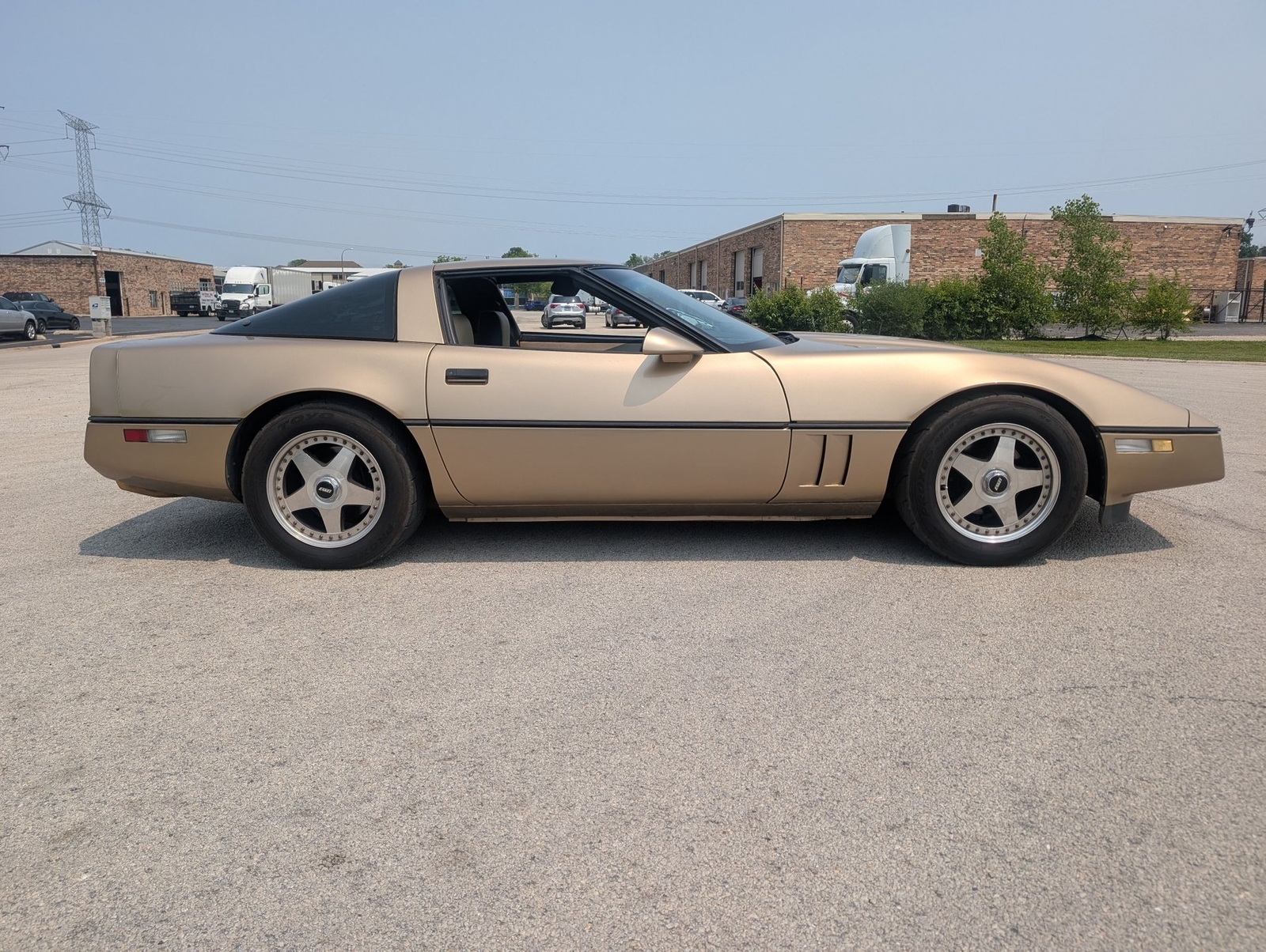 Chevrolet-Corvette-1984-Coupe-23