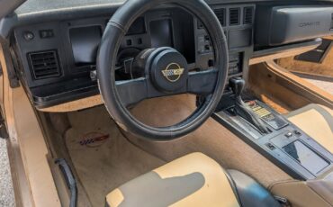 Chevrolet-Corvette-1984-Coupe-3