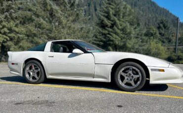 Chevrolet-Corvette-1984-white-1