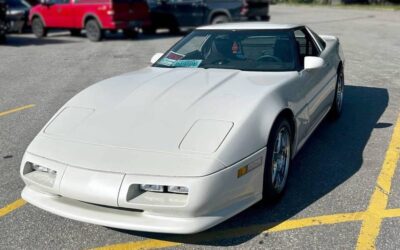 Chevrolet Corvette  1984 white