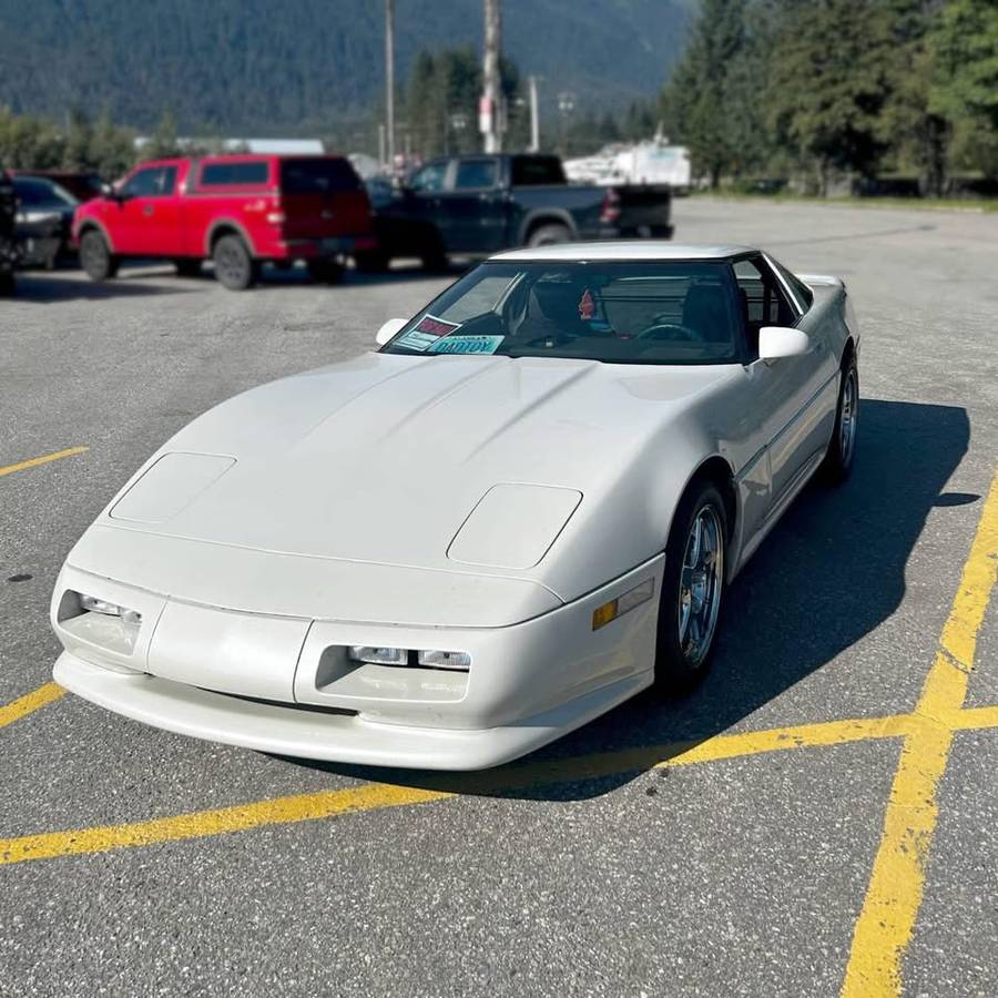 Chevrolet Corvette  1984 white