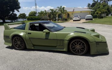 Chevrolet-Corvette-1985-2