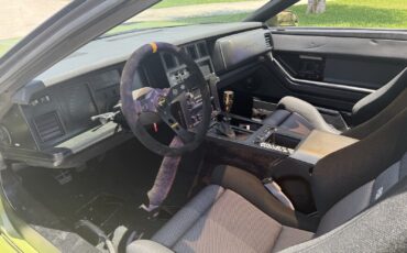 Chevrolet-Corvette-1985-6
