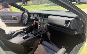 Chevrolet-Corvette-1985-7