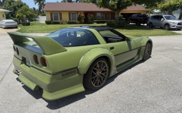 Chevrolet-Corvette-1985-8