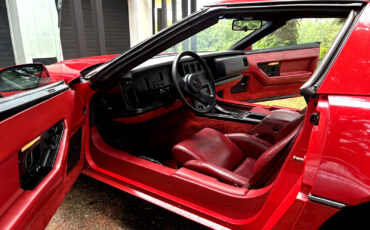 Chevrolet-Corvette-1985-Coupe-13