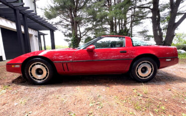 Chevrolet-Corvette-1985-Coupe-3