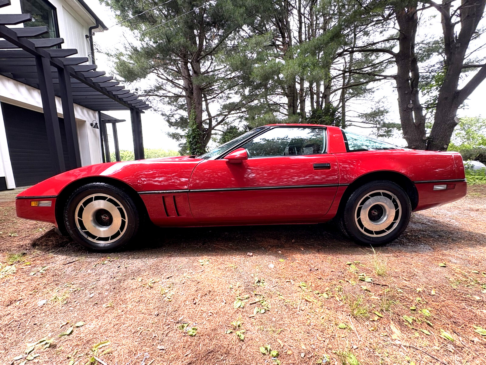 Chevrolet-Corvette-1985-Coupe-3