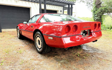 Chevrolet-Corvette-1985-Coupe-5