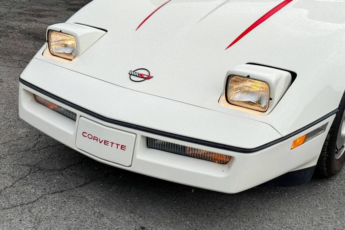 Chevrolet-Corvette-1986-15